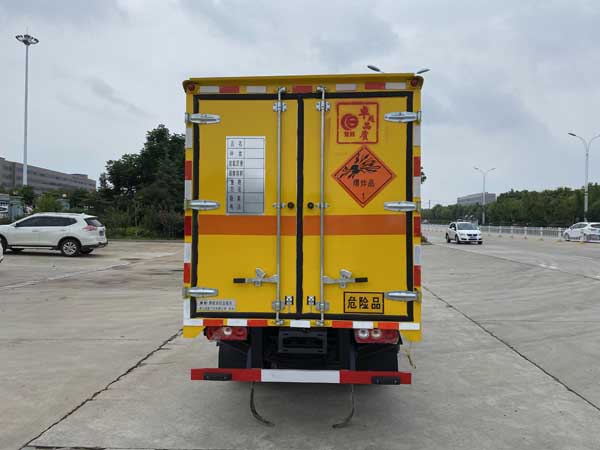 楚勝牌CSC5043XQYSH6型爆破器材運(yùn)輸車