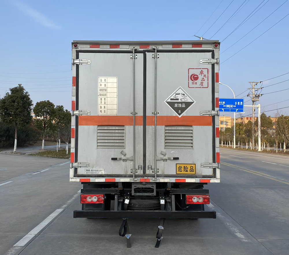 楚勝牌CSC5088XFWB6腐蝕性物品廂式運輸車